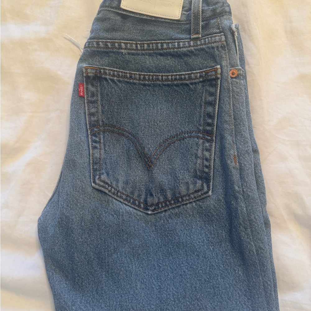 REDONE Levi's Women's high waisted crop Jean